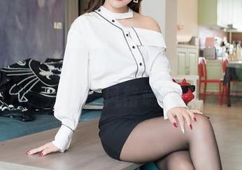 Feilin嗲囡囡 – 看！流氓小巫女的连体衣图片，别说，风格确实挺特别。