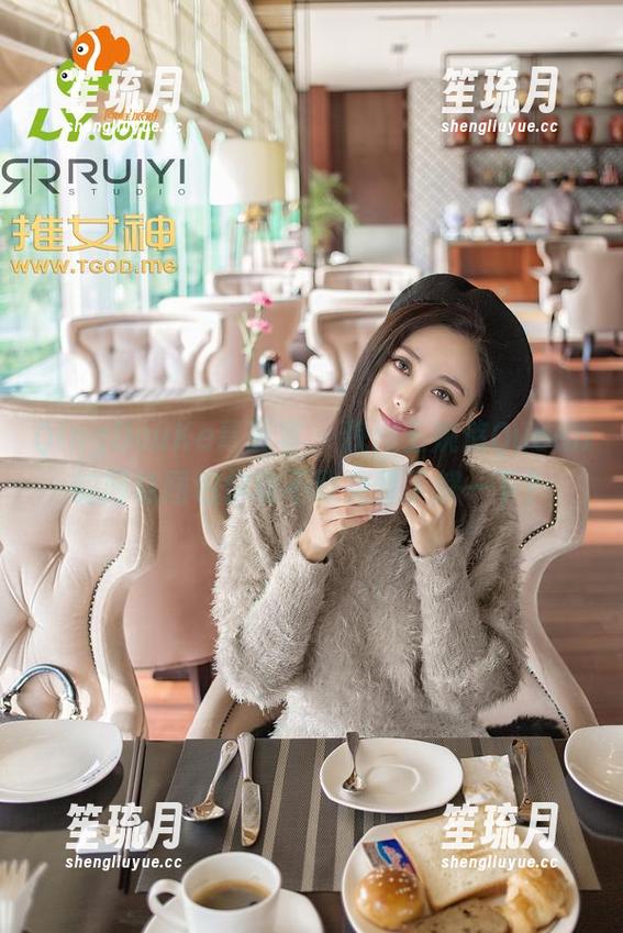 QingDouKe青豆客 - 貌似王婉悠Queen的网袜图包你敢不敢免费了解一下？