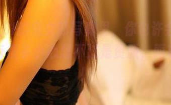 在ROSI的兔女郎写真里，你也许会发现兔子有很多小心思不过是资源，而非萝卜！