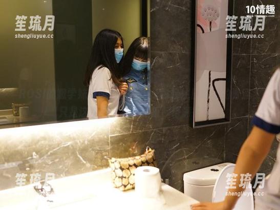ROSI口罩 ROSI的嫩学妹制服照片,让我想起往日操场的青涩,只是这次我不会在黑板标记满答案。