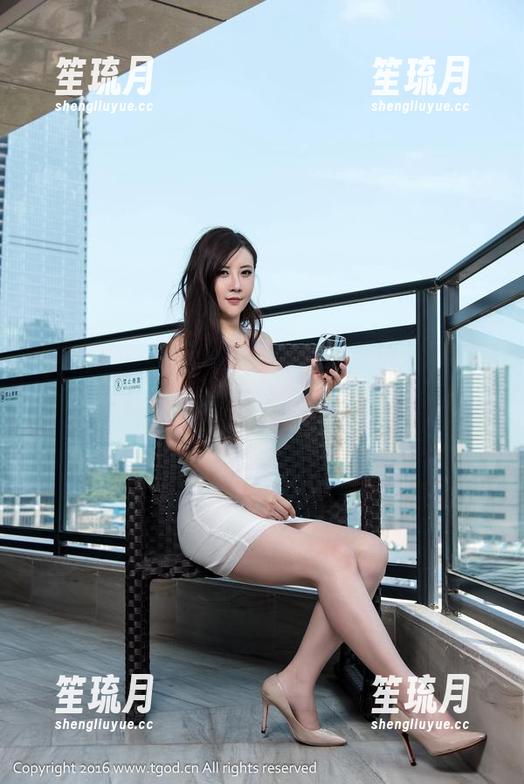 TGOD推女神-于姬Una TGOD推女神 - 天台与于姬Una:你居然能在这里找到图集?