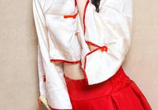 TouTiao头条女神 – 欣赏李丽莎的最新修女原图：急需一块布，为何这裙子看起来那么神秘？