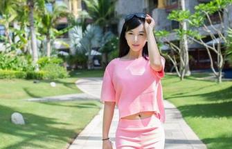 TuiGirl推女郎 – 看这里，赵惟依这“女孩”的写真，证明了可爱与优雅的统一