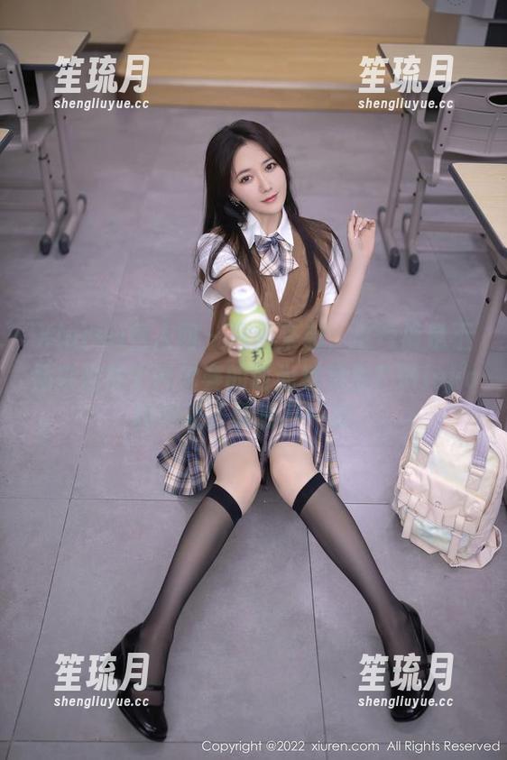 Xiuren秀人网-Mieko林美惠子 Xiuren秀人网 - 原图来袭,这短裤是不是来自某个凡尔赛的时尚练习生?Mieko林美惠子果然不一般。
