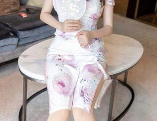 Xiuren秀人网 – 学姐不只是在课堂上，你的兔妹妹带你看她的图册奇遇