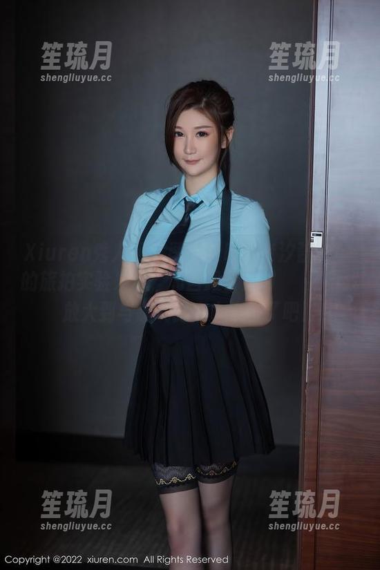 Xiuren秀人网 - 图片证明：奈汐酱nice的旅拍实验发现，和宫殿合照时သူ要自我放大到与建筑比肩也太拼了吧！