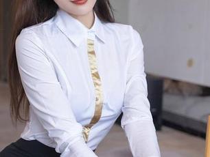 Xiuren秀人网 – 如果腿会说话：看拍黄瓜girl这张图片，腿的自述实在没法忍！