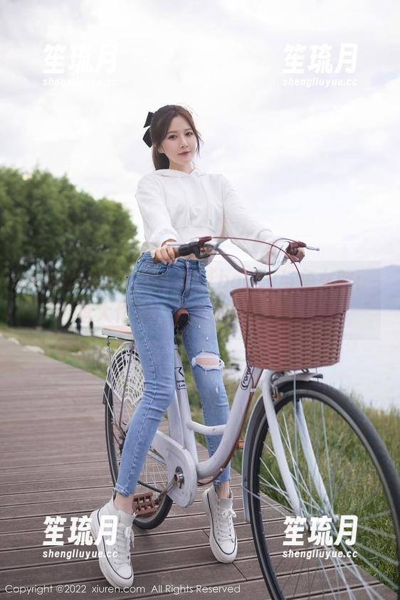 Xiuren秀人网 - 芝芝booty与兔女郎：网盘大作战，谁能下载到我的心？
