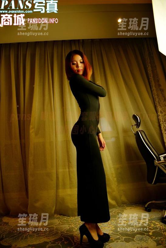 pans – 眼镜：用全套眼神征服你，Tina的原图小心勾心