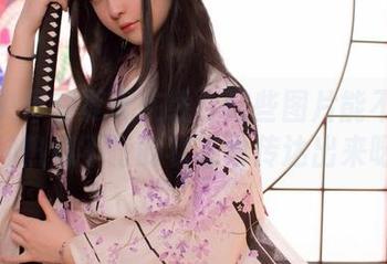 一小央泽的夏天在线：这些图片能不能把那种热得不行的状态也传达出来呀？