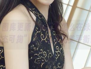 丽柜 – 图库更新！看韩雪怎么在泳衣和“憨态可掬”之间实现完美平衡。