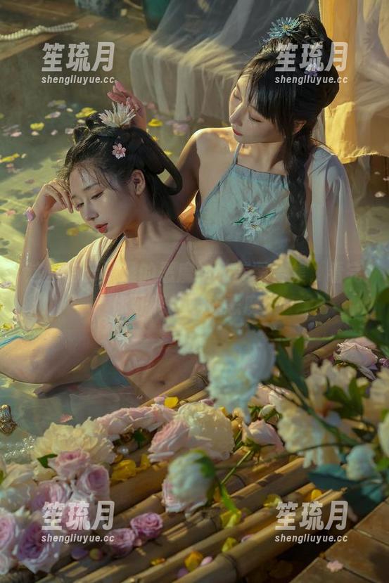 云溪溪 这里有云溪溪的恶魔姐姐美图合集,看完你可能想变成恶魔!