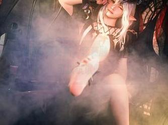 这次伊喵君_Nya的写真更新，套装融合新意，让我不禁想问：我可以试试吗？