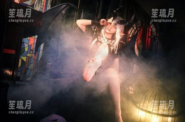 这次伊喵君_Nya的写真更新，套装融合新意，让我不禁想问：我可以试试吗？