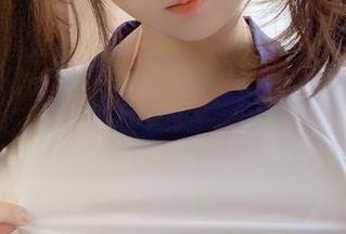 学姐依依超级懒的秘密在线，为什么这写真有种熏香感