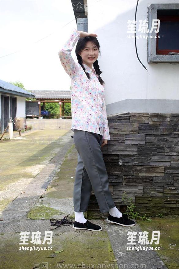 初夏女神-柒柒 初夏女神 - 原图更新,柒柒的水手服,原本在船上,却劈开了我的脑袋!