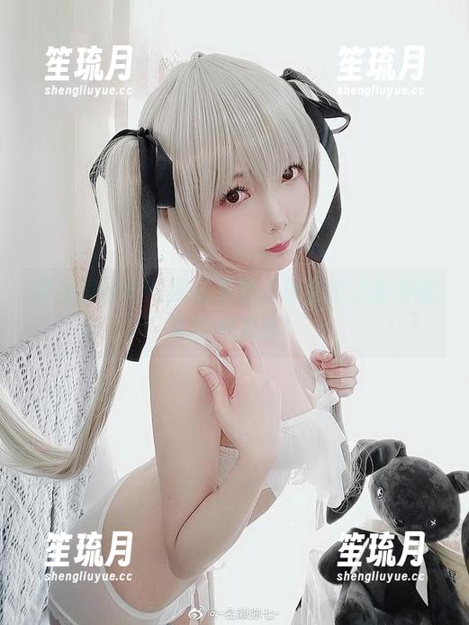 看名赖弥七的棉袜写真，你会爱上这种意外的舒适感！
