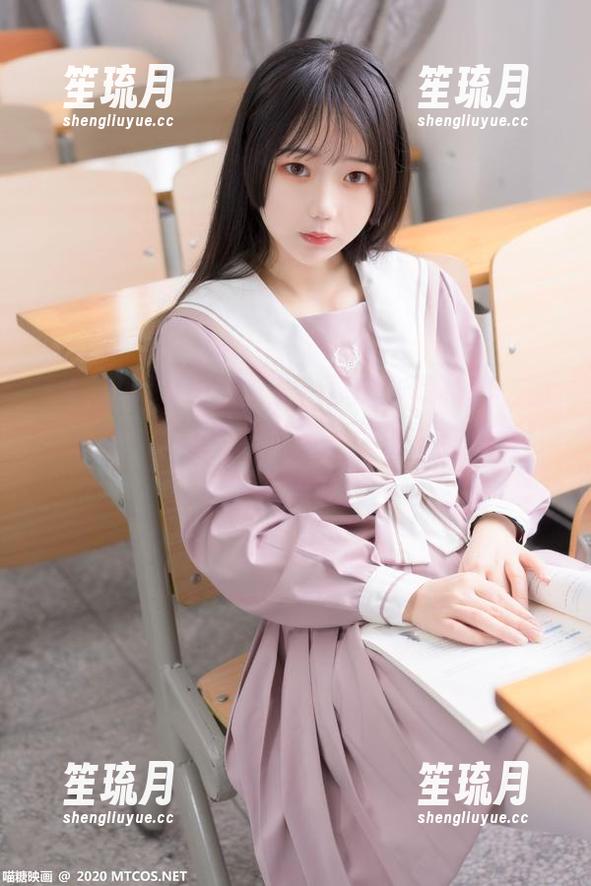 喵糖映画的天台少女，真的咋有种莫名的吸引力，虽然只是些普通的图片，确实让人停留啊。