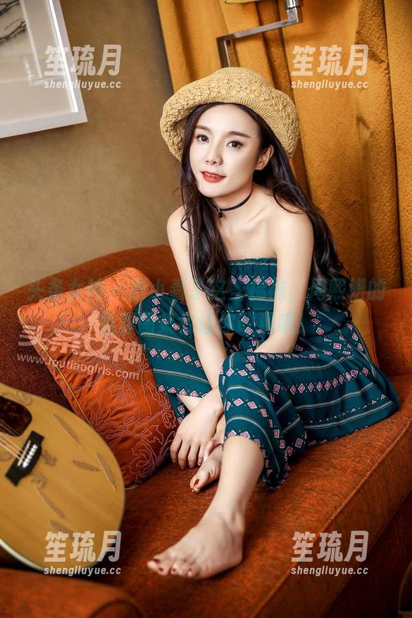 头条女神-周熙妍 头条女神 - 别小看了这些棉袜,周熙妍的免费图集会让你改观哦!