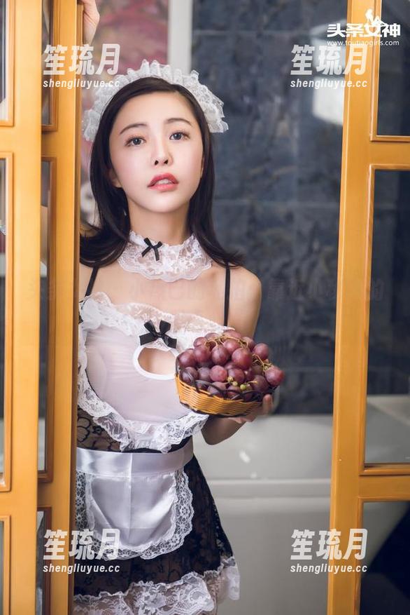 头条女神-小热巴 头条女神 - 小热巴的私拍:靠近小秘书的那点心思