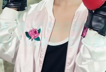 头条女神 – 穿上这件高清制服，好像松果儿给我下了什么魔咒，想分享再分享！