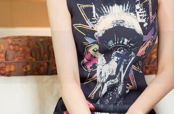 头条女神 – 意想不到的秘书角色，鱼宝宝写真合集来了。