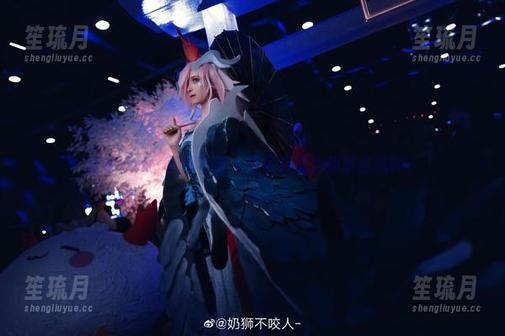 最新cos：奶狮不咬人有多想成为赫萝你造吗？