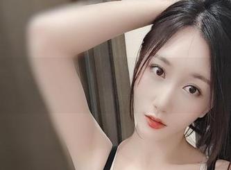 微密圈 – 小玉吃果冻全套女仆图集，掩饰不了那一抹小任性。