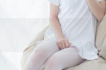 少女秩序 – 小鱼的新图包：穿上裤里丝，超想去捞小鱼！
