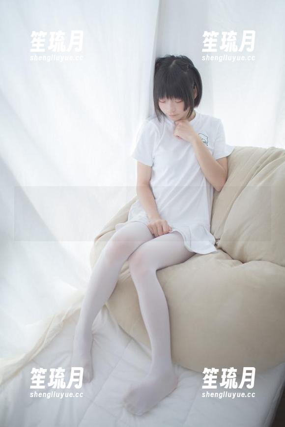 少女秩序 - 小鱼的新图包：穿上裤里丝，超想去捞小鱼！