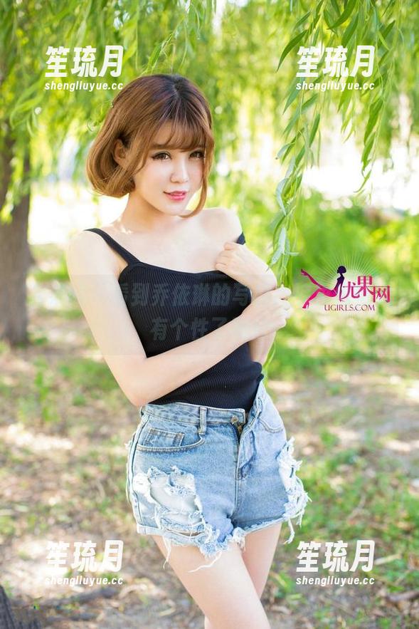 尤果网 - 看到乔依琳的写真，裤里丝也太有个性了吧！