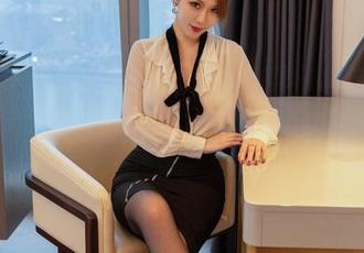 尤蜜荟 – 还在等啥？赶紧来看宋梓诺Bee的全套运动图包，运动与美结合得太完美了。