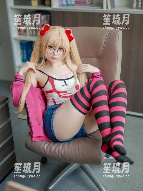 幼水铃衣 看图片,当双马尾遇到幼水铃衣,88589种乱七八糟的情绪随风而起。