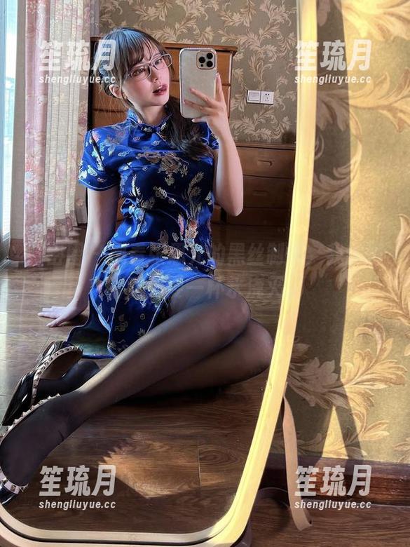 张思允 微密圈 - 观看张思允的黑丝制服,我的屏幕亮到要一杯水浇灭。