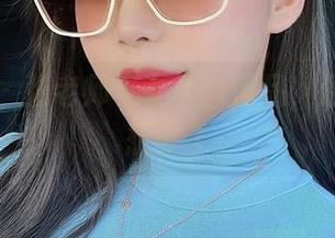 微密圈 – 张老师与女友的作品，居然让人想多了
