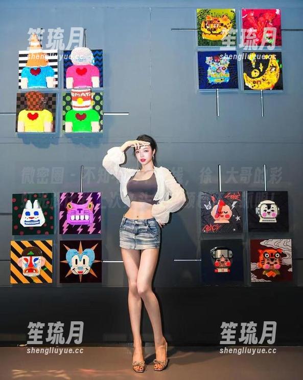 徐珺大哥 微密圈 - 不知不觉中在线,徐珺大哥的彩虹光辉比我上次染头发的颜色还要抓眼!