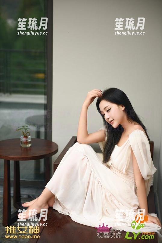 推女神-施忆佳Kitty酱 推女神 - 施忆佳Kitty酱的御姐写真,偏偏让我想起那种俏皮又高冷的双重性格。