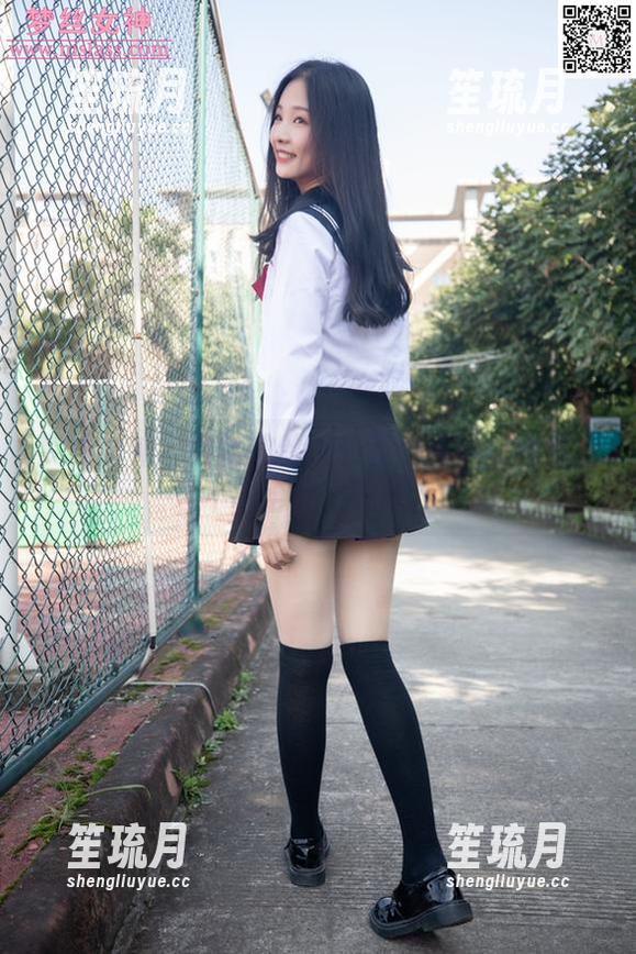 梦丝女神 - 阁楼的丝袜和我：素梦的图集能不能给我点灵感？