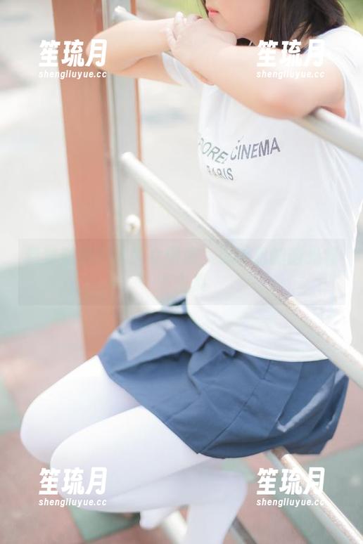 森萝财团 森萝财团白丝少女图库:玩手机的时光漫游合集