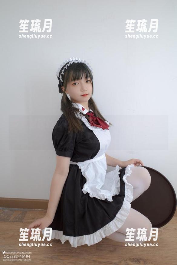 森萝财团的红色格子裙，白丝MM的美图，真让人痴狂。