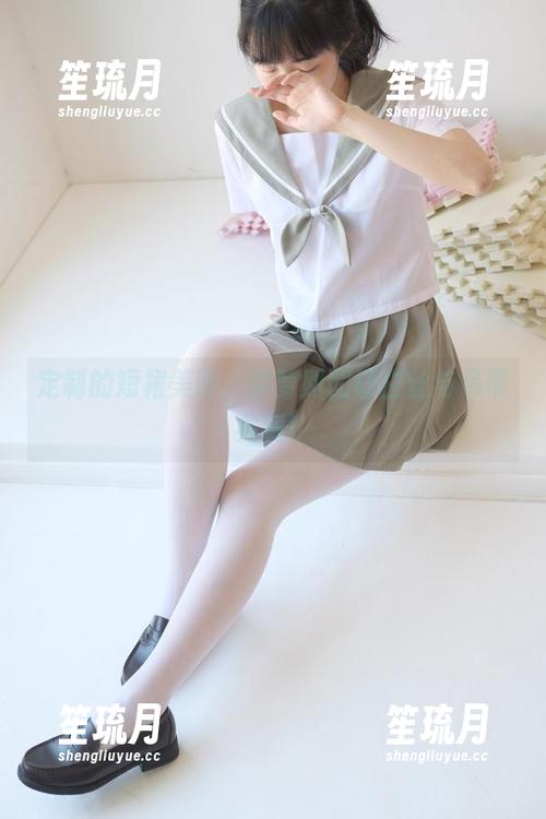 定制的短裙美图，森萝财团让白丝与吊带共舞！