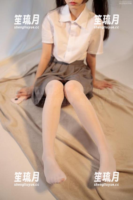 森萝财团 白丝秀搭配旗泡少女,森萝财团的全套写真真的是打开了新视野,哈哈,眼前一亮。