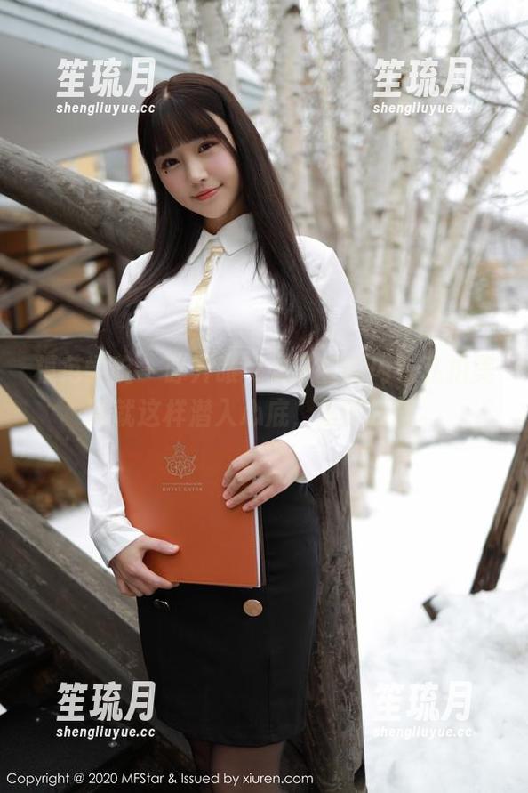 模范学院 - 睁开眼，方子萱的内衣私拍美图就这样潜入心底，慢慢发酵。