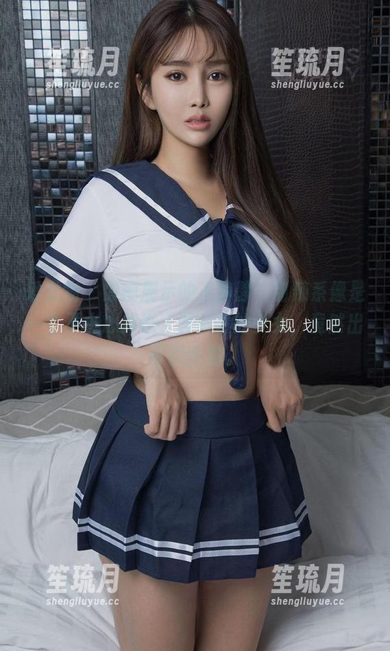 爱尤物 - 原图展示的王静静，甜辣系像是一个不小心掉进了调料罐的少女，竟然出奇的合拍。