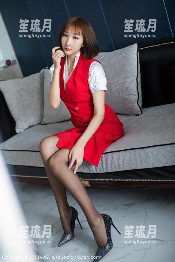 爱蜜社-莎莎Sasa 爱蜜社 - 这套莎莎Sasa的户外高清图,就像吃了颗酸梅,一股酸劲儿涌上心头。