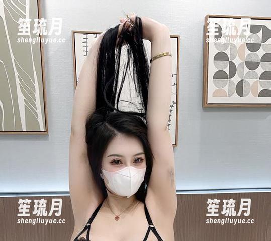 猪饲料 微密圈 - 逛一下猪饲料的全套黑丝带袜红底,图片中的小心思都被你发现了吗?