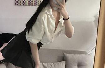 微密圈 – 私拍作品！玫桃泡芙用紫色征服了视网膜，心脏也跟着波动起来了。
