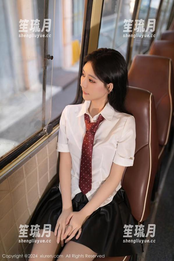 秀人网-Yomi悠蜜 秀人网 - 壁纸我拿下了,Yomi悠蜜兔女郎合集,完全抗拒不了的诱惑。