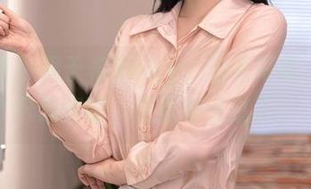 秀人网 – 周于希Sally，油亮写真：看完只想嘟嘴，果然有点过了。