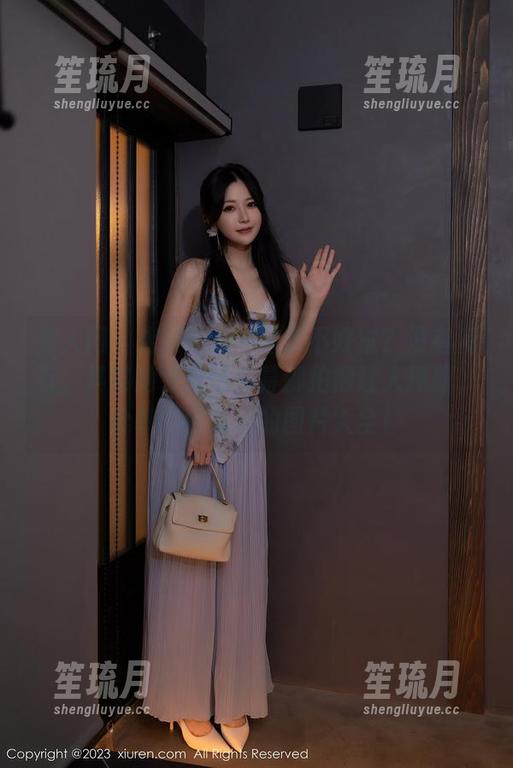 秀人网-杏子Yada 秀人网 - 杏子Yada居家不好过?没有没有,其实她会把每一幕都拍得让人捧腹,分享这些欢乐的图片大全!